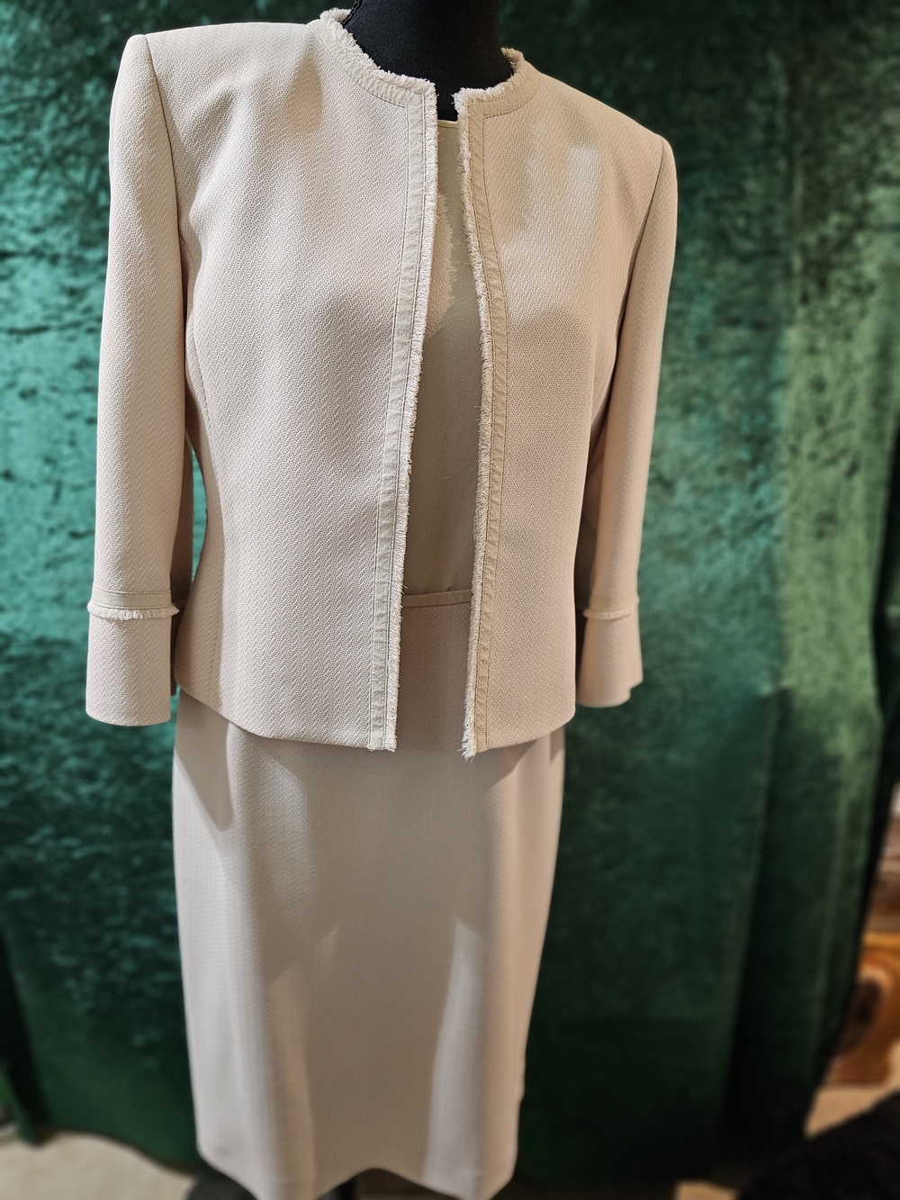 KASPER Beige 3-Piece Skirt Suit Like Color Lined Sleeveless Blouse 6P 100% POLY